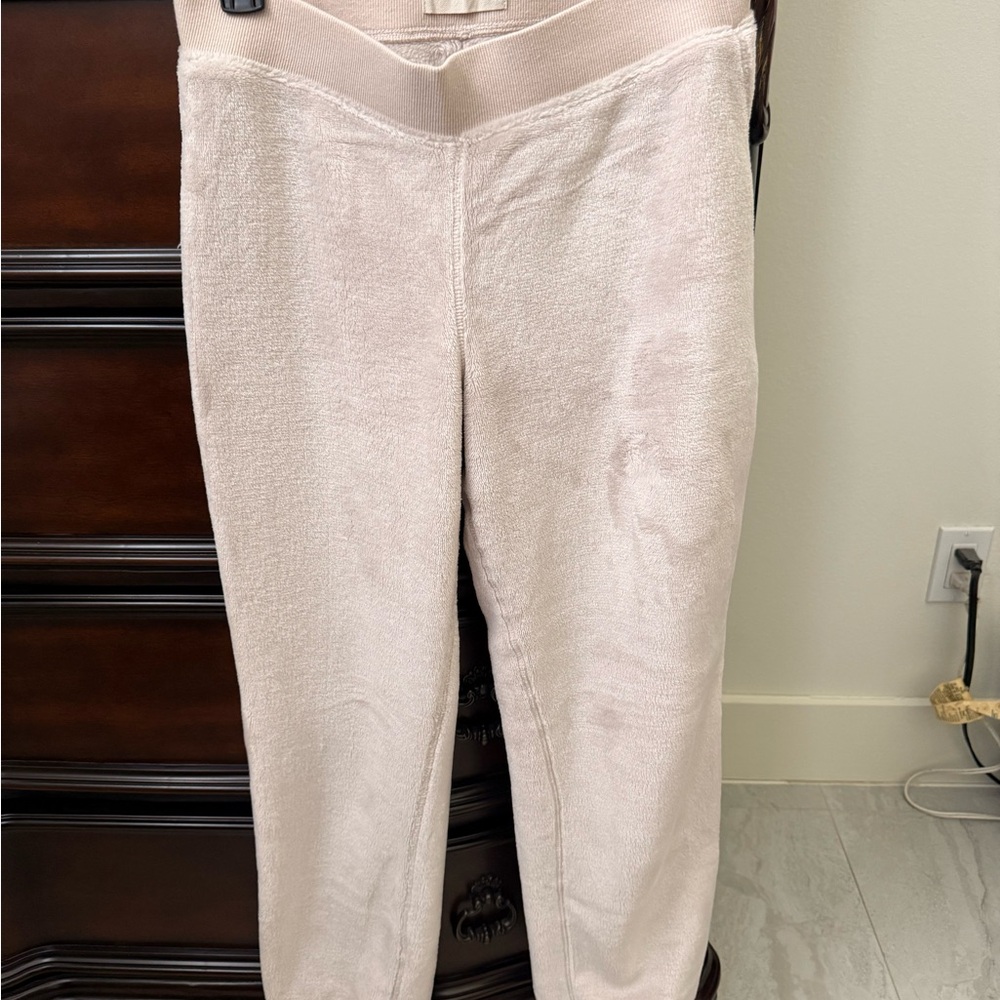 UGG Women's Soft Beige Set of sweatpants and sweatshirt